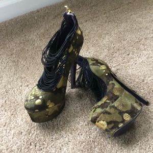Green, back, brown and gold heels.